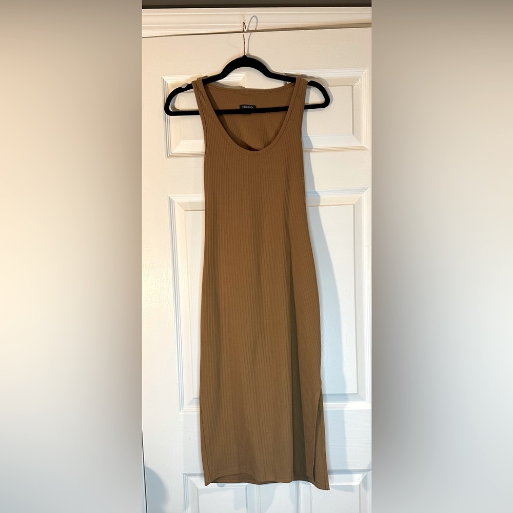 Wild Fable Sleeveless Bodycon Open Back Midi Dress in Tan, Size Large